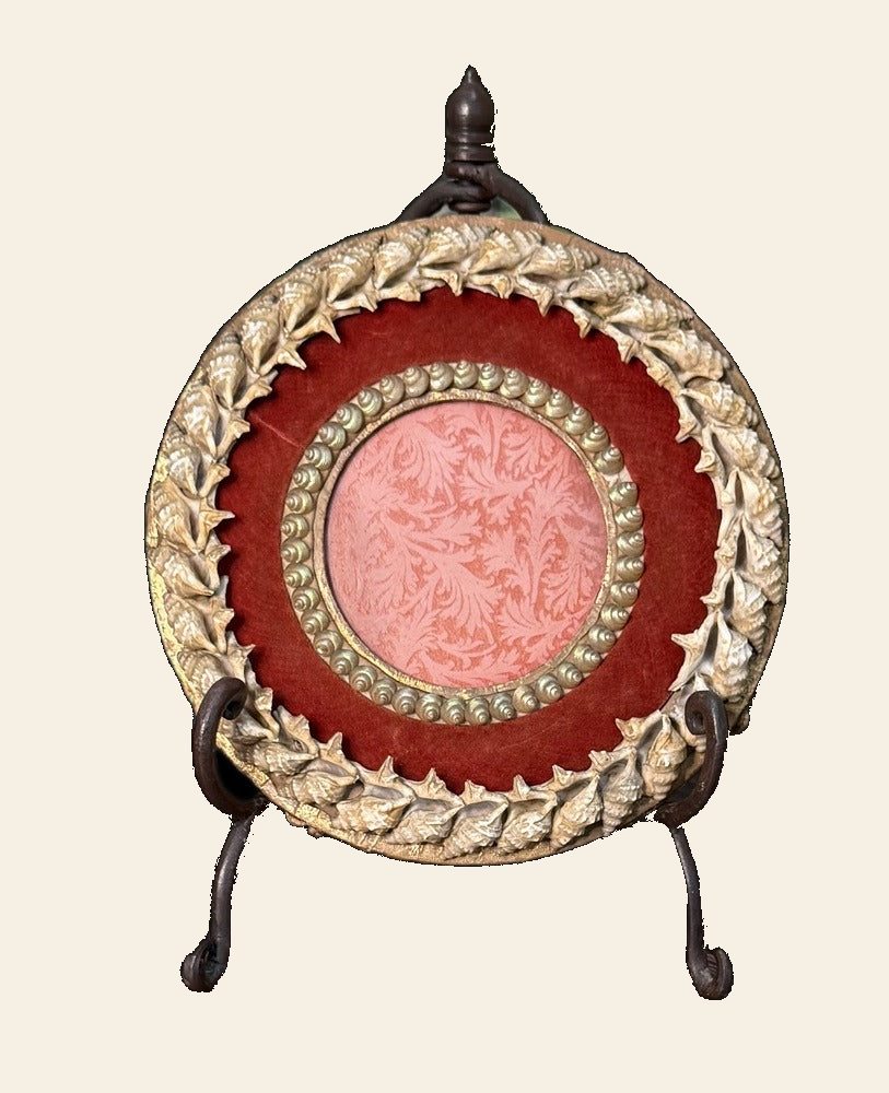 Antique Victorian Shellwork Picture Frame, Two-Band Conch and Periwinkle, Round